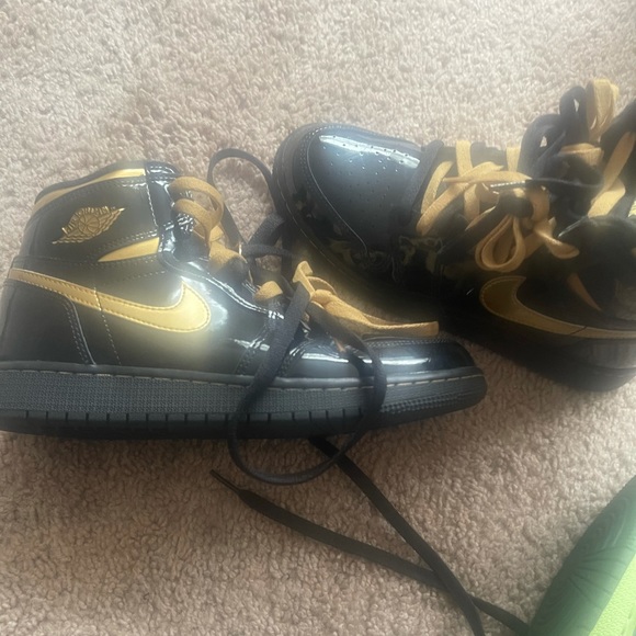 2 pairs of Air retro Jordan sneakers - Picture 2 of 3